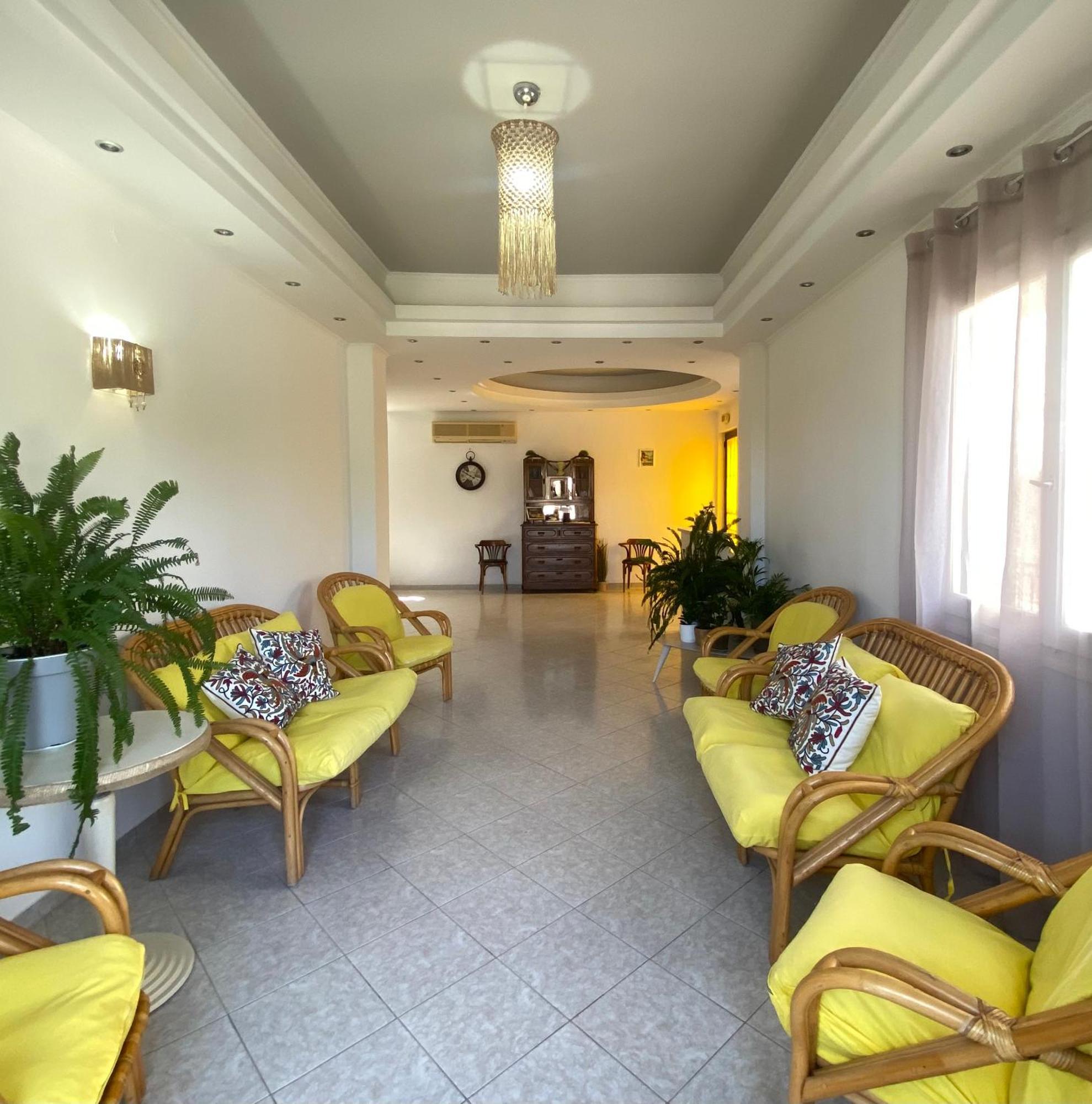 טולון Lemon Art Hotel Apartments מראה חיצוני תמונה
